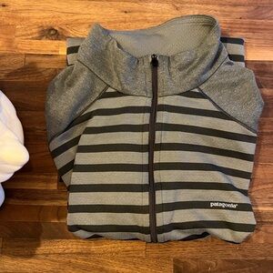 Patagonia Capilene Base Layer Quarter Zip - Men’s Large Gray and Black Striped